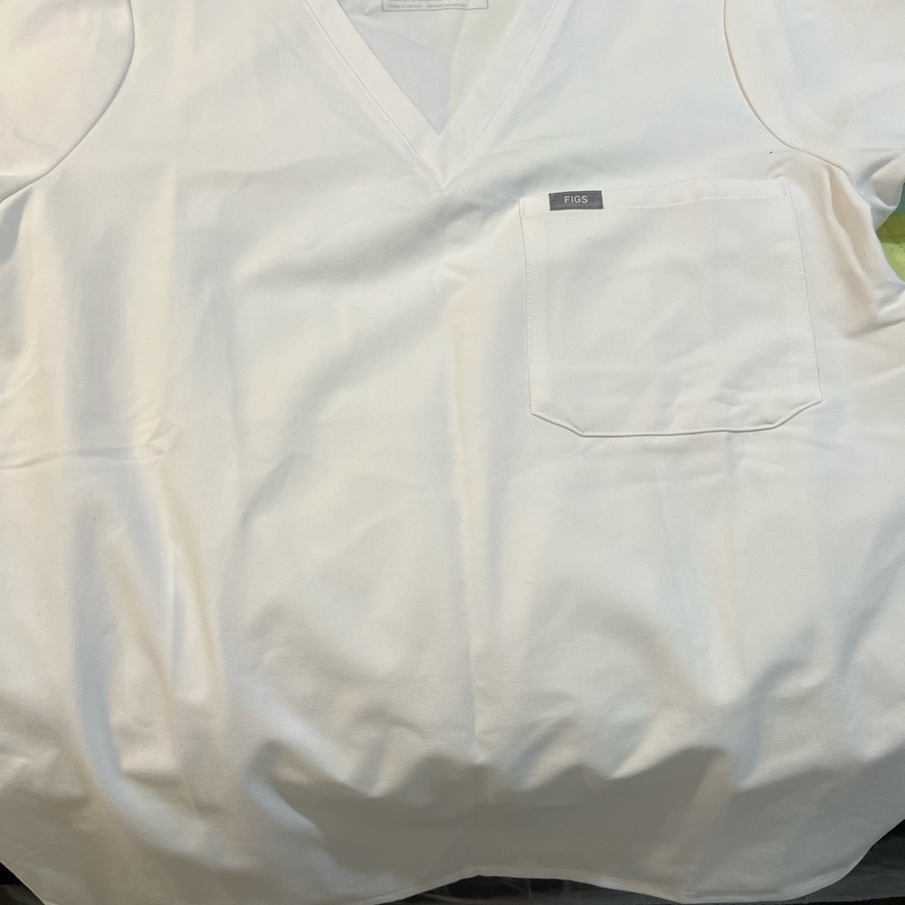 FIGS optic white medium petite Zamora